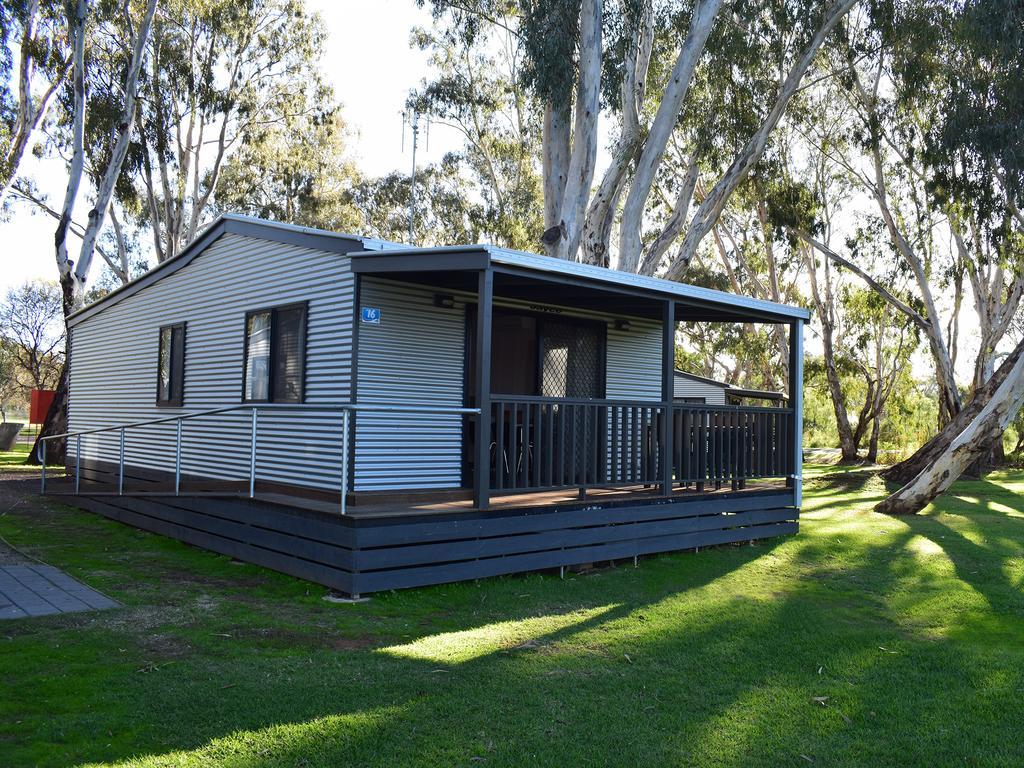 Cohuna Waterfront Holiday Park Exterior photo